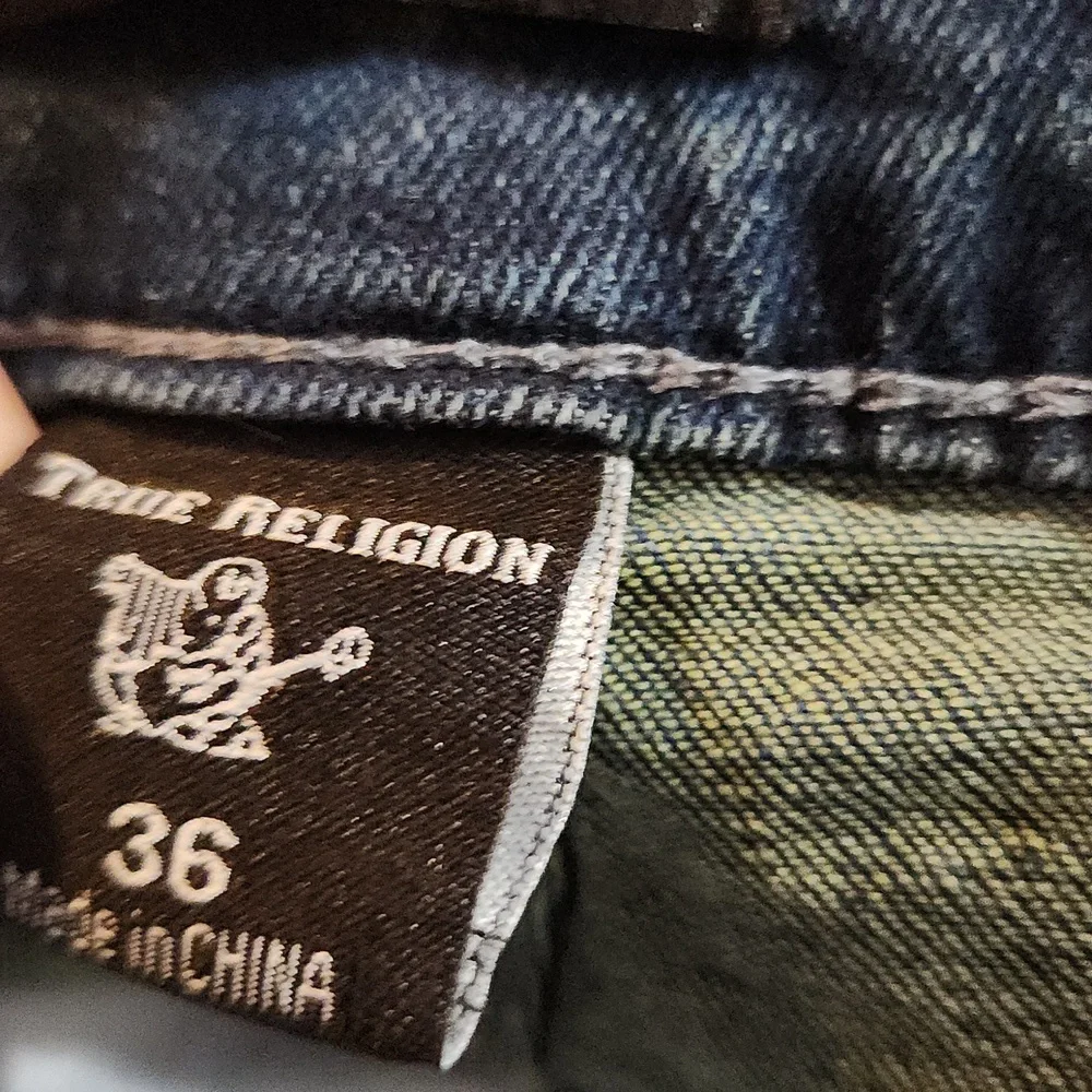 True Religion 36/33.5 Relaxed Skinny Rocco